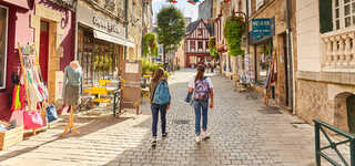 Shopping and crafts in Auray