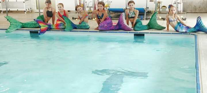 Swim with me - Mermaid school
