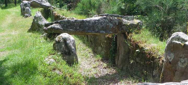 Allée couverte de Mané Roullarde
