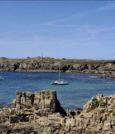 Rock'n-Cat-École-de-voile-et-d'aventure-mouillage-