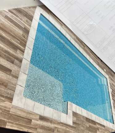 Piscine chauffée avec plage