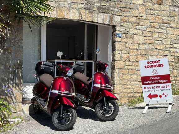 Sauzon_Scoot Toujours_Agence_1842