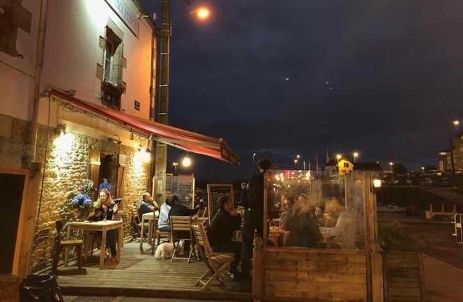 restaurants a quiberon restaurant creperie le cafe du midi