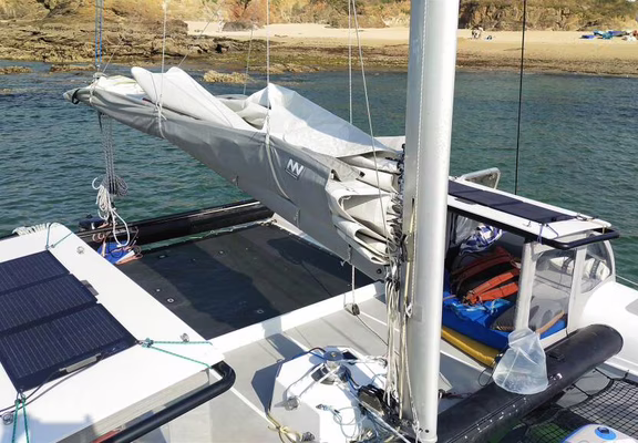 Rock'n-Cat-École-de-voile-et-d'aventure-sortie-Chill-au-mouillage