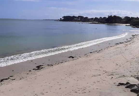 3.-La-plage-côté-Baie-à-3-minutes-à-pied (2)