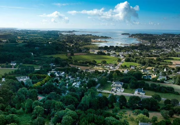 Vue aérienne du camping proche de la mer