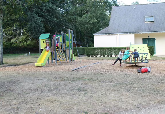 CAMPING CARNAC AIRE DE JEUX
