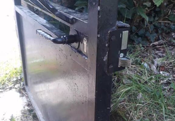 Serrure portail exterieur (2)(1)