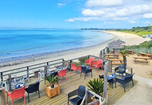 aux-terrasses-de-la-plage-la-trinité-sur-mer-restaurant-bar 1