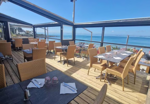 aux-terrasses-de-la-plage-restaurant-bar-La-trinité-sur-mer-4 1