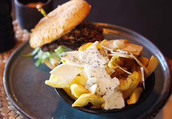 Cavok_Carnac_Burger