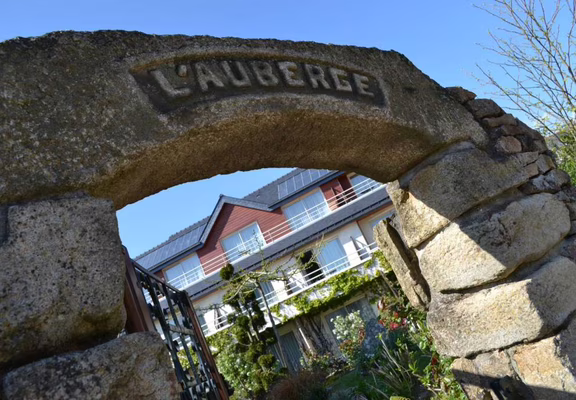 AUBERGE